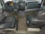 ✅ 2012 Freightliner Sprinter • VIN: WCDPE8CC4C5710422 • Лот: 80760415. Опубликован ранее на Copart с пробегом 102 944 миль. Бесплатный доступ к архиву аукционных продаж из США и подробный отчёт об истории автомобиля на DreamBid. Изображение 8.