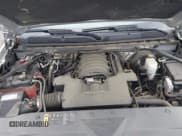 ✅ 2017 Chevrolet Silverado 1500 LT • VIN: 1GCVKREC1HZ307823 • Lot: 43237617. Wystawiony na IAAI z przebiegiem 32 371 mil. Bezpłatny archiwum sprzedaży aukcyjnych z USA i szczegółowy raport historii pojazdu na DreamBid. Zdjęcie 10.