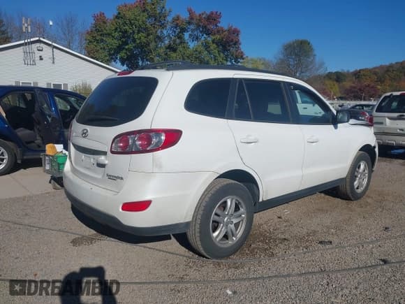 ✅ 2010 Hyundai Santa Fe GLS • VIN: 5NMSG3ABXAH389754 • Lot: 43557021. Listed on IAAI with 74,580 mi. Free auction sales archive from the USA and detailed vehicle history report at DreamBid. Image 4.