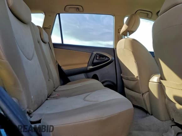 ✅ 2010 Toyota RAV4 • VIN: JTMZF4DV5AD015557 • Lot: 95031055. Wystawiony na Copart z przebiegiem 177 018 mil. Bezpłatny archiwum sprzedaży aukcyjnych z USA i szczegółowy raport historii pojazdu na DreamBid. Zdjęcie 11.