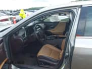 ✅ 2021 Lexus ES 350 • VIN: 58ADZ1B19MU086673 • Lot: 42552207. Wystawiony na IAAI z przebiegiem 82 902 mil. Bezpłatny archiwum sprzedaży aukcyjnych z USA i szczegółowy raport historii pojazdu na DreamBid. Zdjęcie 5.