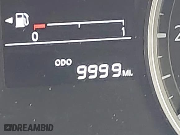 ✅ 2024 Nissan Versa S • VIN: 3N1CN8DV7RL905714 • Лот: 43747834. Опубликован ранее на IAAI с пробегом 9 999 миль. Бесплатный доступ к архиву аукционных продаж из США и подробный отчёт об истории автомобиля на DreamBid. Изображение 14.