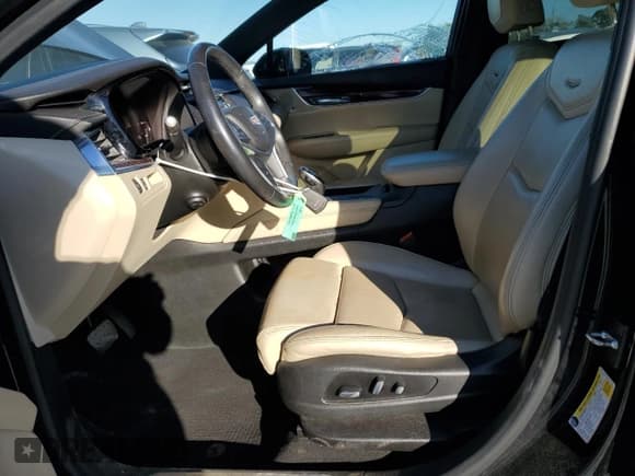 ✅ 2017 Cadillac XT5 Luxury FWD • VIN: 1GYKNBRS5HZ207303 • Lot: 92823475. Listed on Copart with 120,571 mi. Free auction sales archive from the USA and detailed vehicle history report at DreamBid. Image 7.