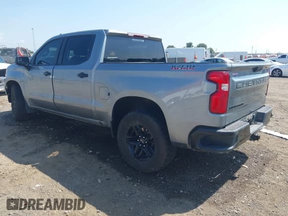 ✅ 2023 Chevrolet Silverado 1500 LT Trail Boss • VIN: 3GCPDFEK8PG150461 • Lot: 42816422. Wystawiony na IAAI z przebiegiem 50 988 mil. Bezpłatny archiwum sprzedaży aukcyjnych z USA i szczegółowy raport historii pojazdu na DreamBid. Zdjęcie 3.