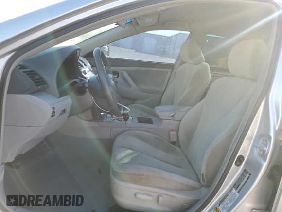 ✅ 2007 Toyota Camry CE • VIN: 4T1BE46K07U592038 • Lot: 92714305. Wystawiony na Copart z przebiegiem 144 332 mil. Bezpłatny archiwum sprzedaży aukcyjnych z USA i szczegółowy raport historii pojazdu na DreamBid. Zdjęcie 7.