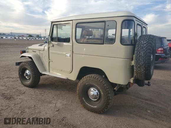 ✅ 1980 Toyota Land Cruiser • VIN: BJ40033995 • Лот: 92610295. Опубликован ранее на Copart с пробегом 10 971 миль. Бесплатный доступ к архиву аукционных продаж из США и подробный отчёт об истории автомобиля на DreamBid. Изображение 2.