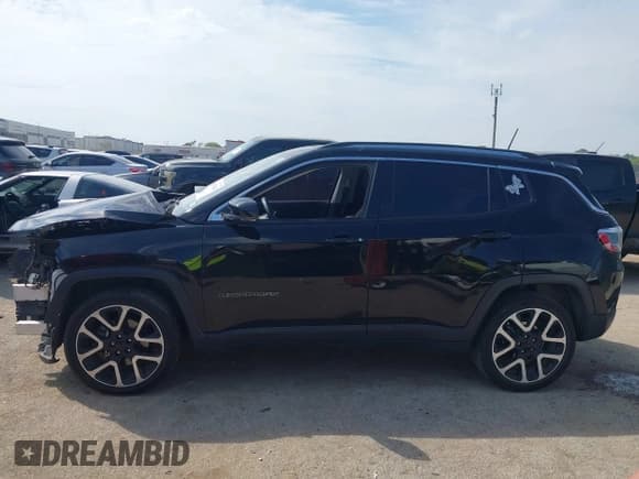 ✅ 2018 Jeep Compass Limited • VIN: 3C4NJCCB4JT139926 • Lot: 43314240. Wystawiony na IAAI z przebiegiem 118 527 mil. Bezpłatny archiwum sprzedaży aukcyjnych z USA i szczegółowy raport historii pojazdu na DreamBid. Zdjęcie 14.