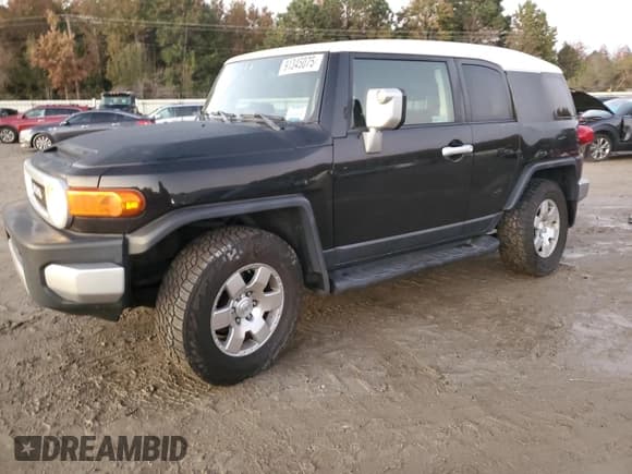 ✅ 2008 Toyota FJ Cruiser • VIN: JTEBU11F38K048271 • Лот: 91345075. Опубликован ранее на Copart с пробегом 191 078 миль. Бесплатный доступ к архиву аукционных продаж из США и подробный отчёт об истории автомобиля на DreamBid. Изображение 1.