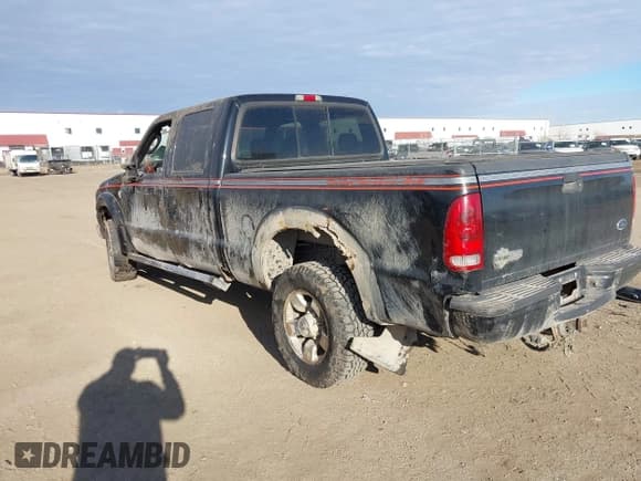 ✅ 2004 Ford F-250 XL • VIN: 1FTNW21P84EC27103 • Lot: 43725076. Wystawiony na IAAI z przebiegiem 151 419 mil. Bezpłatny archiwum sprzedaży aukcyjnych z USA i szczegółowy raport historii pojazdu na DreamBid. Zdjęcie 3.