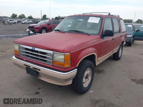 ✅ 1992 Ford Explorer Eddie Bauer • VIN: 1FMDU34X2NUA55172 • Lot: 43221376. Listed on IAAI with 84,941 mi. Free auction sales archive from the USA and detailed vehicle history report at DreamBid. Image 2.