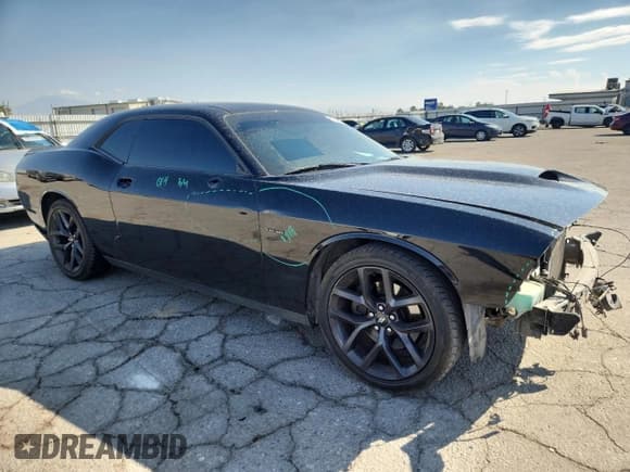✅ 2019 Dodge Challenger R/T • VIN: 2C3CDZBT0KH661446 • Lot: 87246715. Wystawiony na Copart z przebiegiem Nie podano. Bezpłatny archiwum sprzedaży aukcyjnych z USA i szczegółowy raport historii pojazdu na DreamBid. Zdjęcie 4.