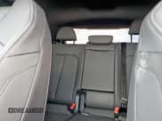 ✅ 2024 Audi Q3 S line Premium Plus • VIN: WA1EECF39R1163600 • Lot: 85544275. Wystawiony na Copart z przebiegiem 18 547 mil. Bezpłatny archiwum sprzedaży aukcyjnych z USA i szczegółowy raport historii pojazdu na DreamBid. Zdjęcie 10.