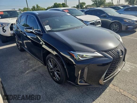 ✅ 2022 Lexus UX 200 F Sport • VIN: JTHE3JBHXN2048556 • Лот: 53814865. Опубликован ранее на Copart с пробегом 199 622 миль. Бесплатный доступ к архиву аукционных продаж из США и подробный отчёт об истории автомобиля на DreamBid. Изображение 1.
