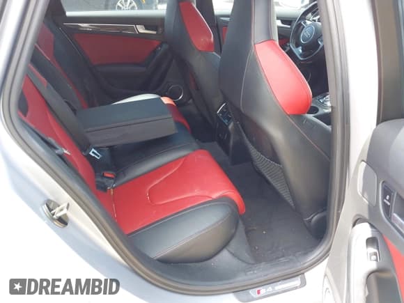 ✅ 2015 Audi S4 Premium Plus • VIN: WAUBGAFL4FA109850 • Лот: 42443702. Опубликован ранее на IAAI с пробегом 111 206 миль. Бесплатный доступ к архиву аукционных продаж из США и подробный отчёт об истории автомобиля на DreamBid. Изображение 8.