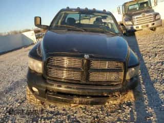 2004 Dodge 3500 SLT z VIN 3D7LU38C44G182472, wystawiony jako Copart lot #83442714 z przebiegiem 220 410 mil mil oraz Szkoda całkowita • Salvage title. Historia ofert i sprzedaży dostępna na DreamBid. Obrazek 5.