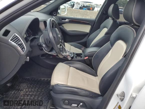 ✅ 2015 Audi Q5 Prestige • VIN: WA1WGAFP6FA055808 • Lot: 60406335. Wystawiony na Copart z przebiegiem 125 847 mil. Bezpłatny archiwum sprzedaży aukcyjnych z USA i szczegółowy raport historii pojazdu na DreamBid. Zdjęcie 7.