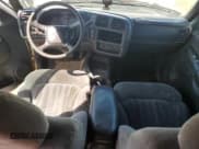 ✅ 2001 Chevrolet Blazer LT • VIN: 1GNDT13W012207791 • Lot: 65397295. Wystawiony na Copart z przebiegiem 202 389 mil. Bezpłatny archiwum sprzedaży aukcyjnych z USA i szczegółowy raport historii pojazdu na DreamBid. Zdjęcie 8.