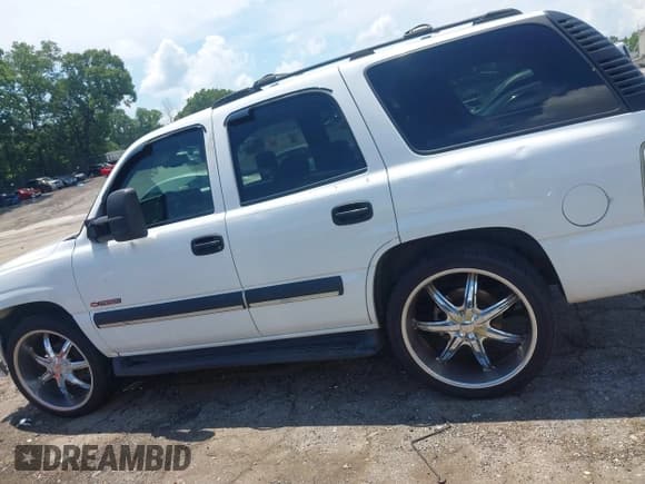 ✅ 2003 Chevrolet Tahoe LS • VIN: 1GNEC13Z73R176239 • Lot: 42660496. Listed on IAAI with 290,107 mi. Free auction sales archive from the USA and detailed vehicle history report at DreamBid. Image 14.