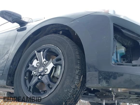 ✅ 2021 Hyundai Ioniq Blue • VIN: KMHC65LC0MU252890 • Lot: 41602092. Wystawiony na IAAI z przebiegiem 83 814 mil. Bezpłatny archiwum sprzedaży aukcyjnych z USA i szczegółowy raport historii pojazdu na DreamBid. Zdjęcie 18.