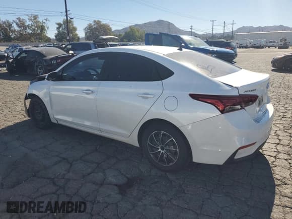 ✅ 2020 Hyundai Accent SE • VIN: 3KPC24A63LE092864 • Лот: 85392955. Опубликован ранее на Copart с пробегом 141 366 миль. Бесплатный доступ к архиву аукционных продаж из США и подробный отчёт об истории автомобиля на DreamBid. Изображение 2.