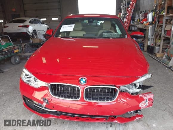 ✅ 2016 BMW 3 Series 328i xDrive • VIN: WBA8E3C51GK501553 • Lot: 43819316. Listed on IAAI with 28,394 mi. Free auction sales archive from the USA and detailed vehicle history report at DreamBid. Image 12.