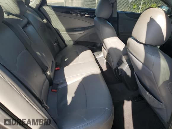 ✅ 2011 Hyundai Sonata SE • VIN: 5NPEC4ABXBH297191 • Лот: 72026094. Опубликован ранее на Copart с пробегом 182 829 миль. Бесплатный доступ к архиву аукционных продаж из США и подробный отчёт об истории автомобиля на DreamBid. Изображение 10.