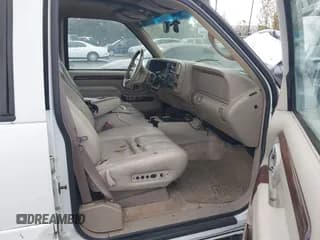 ✅ 1999 Cadillac Escalade • VIN: 1GYEK13R1XR407597 • Lot: 43761709. Wystawiony na IAAI z przebiegiem 202 338 mil. Bezpłatny archiwum sprzedaży aukcyjnych z USA i szczegółowy raport historii pojazdu na DreamBid. Zdjęcie 5.