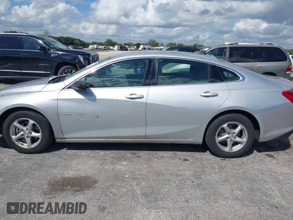 2017 Chevrolet Malibu LS с VIN 1G1ZB5ST0HF290568, выставлен на аукционе IAAI как лот 43542460 с пробегом 61 373 миль миль и . История ставок и продаж доступна на DreamBid. Изображение 6.