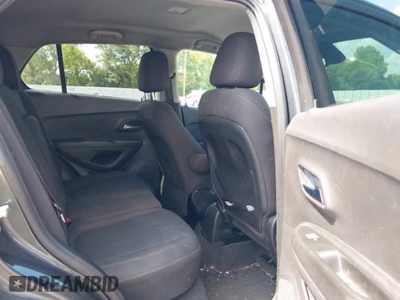 ✅ 2020 Chevrolet Trax LS • VIN: 3GNCJKSB1LL129013 • Lot: 42991541. Wystawiony na IAAI z przebiegiem 132 411 mil. Bezpłatny archiwum sprzedaży aukcyjnych z USA i szczegółowy raport historii pojazdu na DreamBid. Zdjęcie 8.