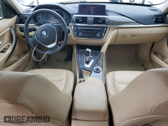 ✅ 2013 BMW 3 Series 335i • VIN: WBA3A9G54DNP36557 • Lot: 84548155. Wystawiony na Copart z przebiegiem 130 167 mil. Bezpłatny archiwum sprzedaży aukcyjnych z USA i szczegółowy raport historii pojazdu na DreamBid. Zdjęcie 8.