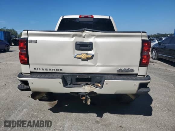 2015 Chevrolet Silverado 1500 High Country z VIN 3GCUKTEC2FG120080, wystawiony jako Copart lot #80010275 z przebiegiem 171 026 mil mil oraz Szkoda całkowita • Salvage title. Historia ofert i sprzedaży dostępna na DreamBid. Obrazek 6.