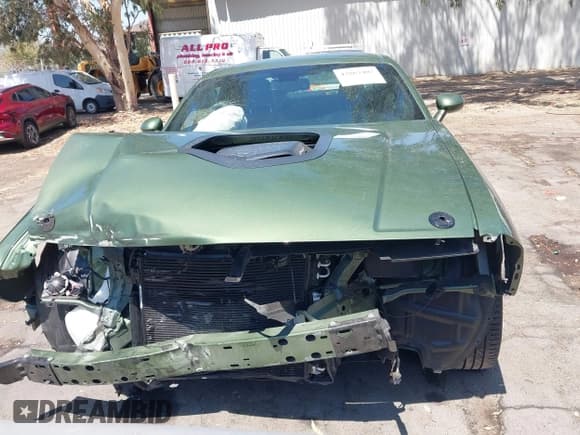 ✅ 2020 Dodge Challenger R/T 50th Anniversary • VIN: 2C3CDZBT6LH236881 • Lot: 42863407. Wystawiony na IAAI z przebiegiem 31 133 mil. Bezpłatny archiwum sprzedaży aukcyjnych z USA i szczegółowy raport historii pojazdu na DreamBid. Zdjęcie 12.