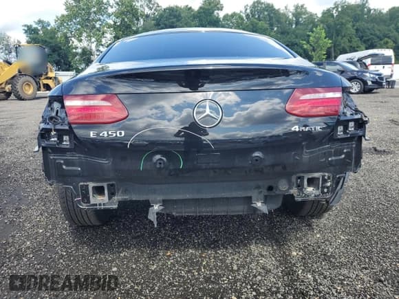 ✅ 2019 Mercedes-Benz E 450 • VIN: WDD1J6JB1KF105494 • Лот: 64647025. Опубликован ранее на Copart с пробегом 68 049 миль. Бесплатный доступ к архиву аукционных продаж из США и подробный отчёт об истории автомобиля на DreamBid. Изображение 6.