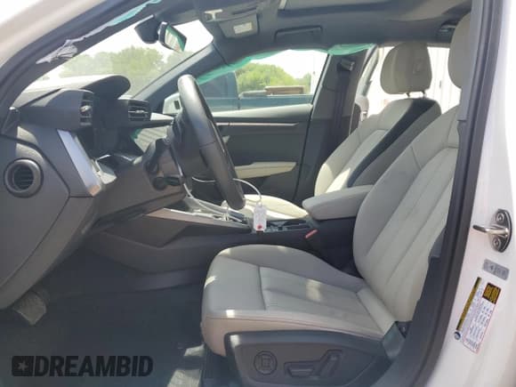 ✅ 2024 Audi A3 Premium • VIN: WAUGUDGY1RA086977 • Лот: 57786405. Опубликован ранее на Copart с пробегом 12 579 миль. Бесплатный доступ к архиву аукционных продаж из США и подробный отчёт об истории автомобиля на DreamBid. Изображение 7.