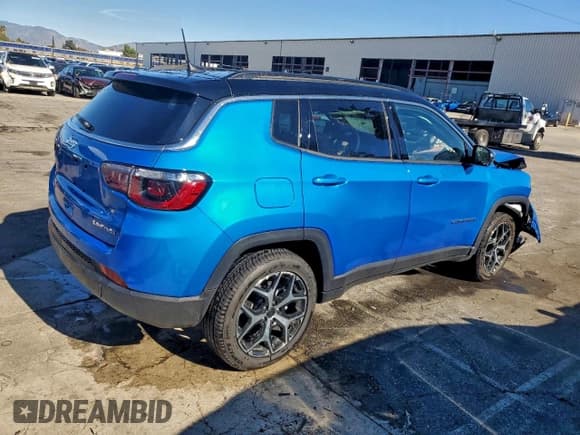 ✅ 2025 Jeep Compass Limited • VIN: 3C4NJDCN3ST620073 • Lot: 94404125. Listed on Copart with 6,152 mi. Free auction sales archive from the USA and detailed vehicle history report at DreamBid. Image 3.