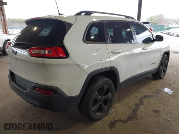 ✅ 2018 Jeep Cherokee Limited • VIN: 1C4PJMDB3JD564931 • Lot: 41925652. Listed on IAAI with 79,268 mi. Free auction sales archive from the USA and detailed vehicle history report at DreamBid. Image 4.