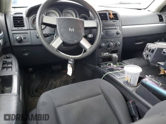 ✅ 2008 Dodge Charger • VIN: 2B3KA43R98H214811 • Лот: 84817524. Размещён на Copart с пробегом 252 564 миль миль. Получите бесплатный доступ к архиву аукционных продаж из США и посмотрите подробный отчёт об истории автомобиля на DreamBid. Изображение 8.