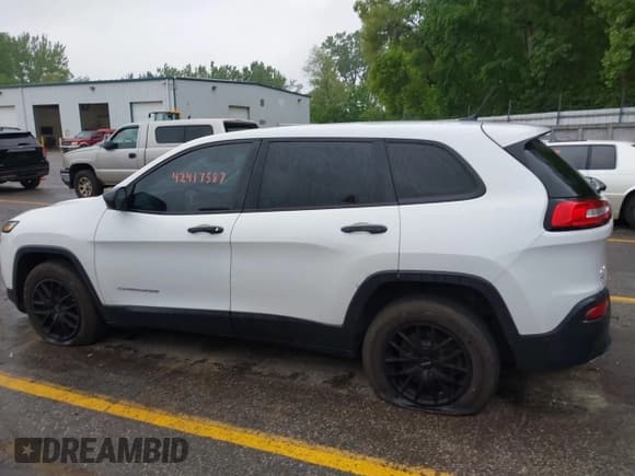 ✅ 2016 Jeep Cherokee Sport • VIN: 1C4PJMAS6GW161401 • Lot: 42417587. Listed on IAAI with 113,152 mi. Free auction sales archive from the USA and detailed vehicle history report at DreamBid. Image 14.