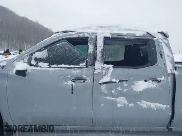 ✅ 2023 Chevrolet Silverado 1500 LT Trail Boss • VIN: 3GCUDFED4PG302112 • Lot: 41241051. Wystawiony na IAAI z przebiegiem 30 908 mil. Bezpłatny archiwum sprzedaży aukcyjnych z USA i szczegółowy raport historii pojazdu na DreamBid. Zdjęcie 6.