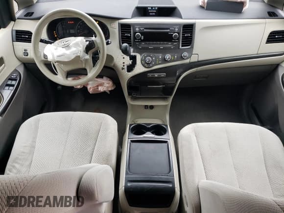 ✅ 2011 Toyota Sienna LE • VIN: 5TDKK3DC6BS090991 • Лот: 67917135. Опубликован ранее на Copart с пробегом 213 702 миль. Бесплатный доступ к архиву аукционных продаж из США и подробный отчёт об истории автомобиля на DreamBid. Изображение 8.