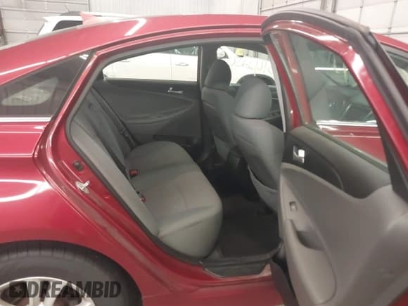 ✅ 2014 Hyundai Sonata GLS • VIN: 5NPEB4AC9EH835850 • Лот: 43142250. Опубликован ранее на IAAI с пробегом 209 506 миль. Бесплатный доступ к архиву аукционных продаж из США и подробный отчёт об истории автомобиля на DreamBid. Изображение 8.