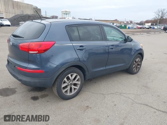 ✅ 2016 Kia Sportage LX • VIN: KNDPBCAC3G7853786 • Lot: 43803793. Listed on IAAI with 152,179 mi. Free auction sales archive from the USA and detailed vehicle history report at DreamBid. Image 4.