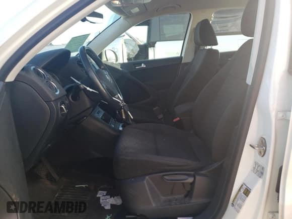 ✅ 2018 Volkswagen Tiguan • VIN: WVGBV7AX1JK003280 • Лот: 93079555. Опубликован ранее на Copart с пробегом 66 958 миль. Бесплатный доступ к архиву аукционных продаж из США и подробный отчёт об истории автомобиля на DreamBid. Изображение 7.