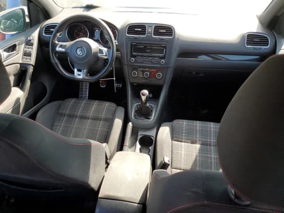 ✅ 2011 Volkswagen Golf GTI • VIN: WVWGV7AJXBW048332 • Lot: 76071384. Listed on Copart with 146,568 mi. Free auction sales archive from the USA and detailed vehicle history report at DreamBid. Image 8.