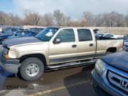 ✅ 2004 Chevrolet Silverado 2500HD LS • VIN: 1GCHK23U54F130334 • Lot: 41632687. Wystawiony na IAAI z przebiegiem Nie podano. Bezpłatny archiwum sprzedaży aukcyjnych z USA i szczegółowy raport historii pojazdu na DreamBid. Zdjęcie 13.