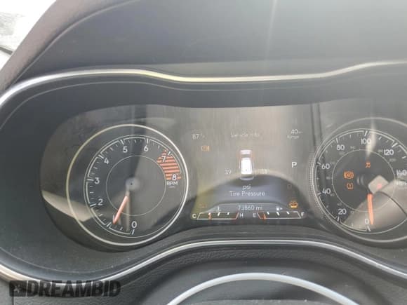 ✅ 2019 Jeep Cherokee High Altitude • VIN: 1C4PJMDX6KD431237 • Лот: 67726145. Опубликован ранее на Copart с пробегом 73 860 миль. Бесплатный доступ к архиву аукционных продаж из США и подробный отчёт об истории автомобиля на DreamBid. Изображение 9.