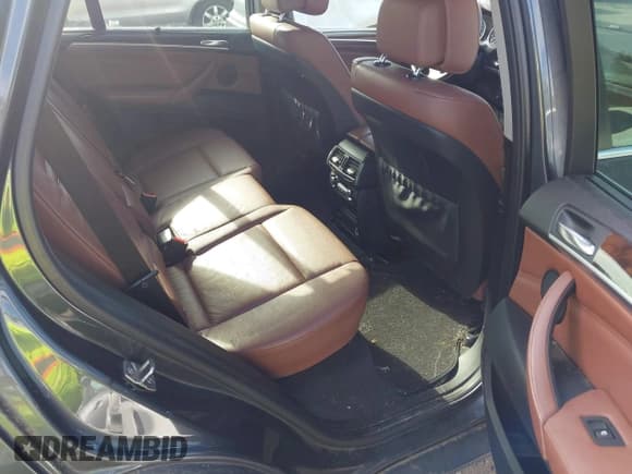 ✅ 2013 BMW X5 xDrive35i • VIN: 5UXZV4C5XD0B13128 • Lot: 43232453. Listed on IAAI with 142,298 mi. Free auction sales archive from the USA and detailed vehicle history report at DreamBid. Image 8.