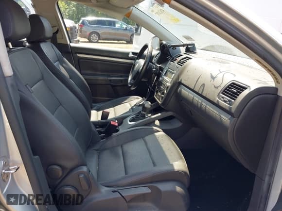 ✅ 2008 Volkswagen Jetta SE • VIN: 3VWRM71K58M061449 • Lot: 42624787. Listed on IAAI with 107,972 mi. Free auction sales archive from the USA and detailed vehicle history report at DreamBid. Image 5.