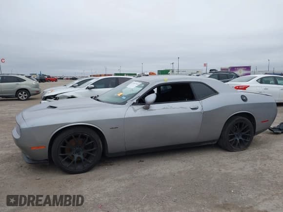 ✅ 2017 Dodge Challenger R/T Shaker • VIN: 2C3CDZBT3HH651390 • Lot: 41097999. Listed on IAAI with 128,289 mi. Free auction sales archive from the USA and detailed vehicle history report at DreamBid. Image 6.