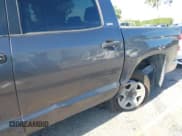 ✅ 2017 Toyota Tundra SR5 • VIN: 5TFDY5F10HX616873 • Лот: 42270989. Опубликован ранее на IAAI с пробегом 130 335 миль. Бесплатный доступ к архиву аукционных продаж из США и подробный отчёт об истории автомобиля на DreamBid. Изображение 17.